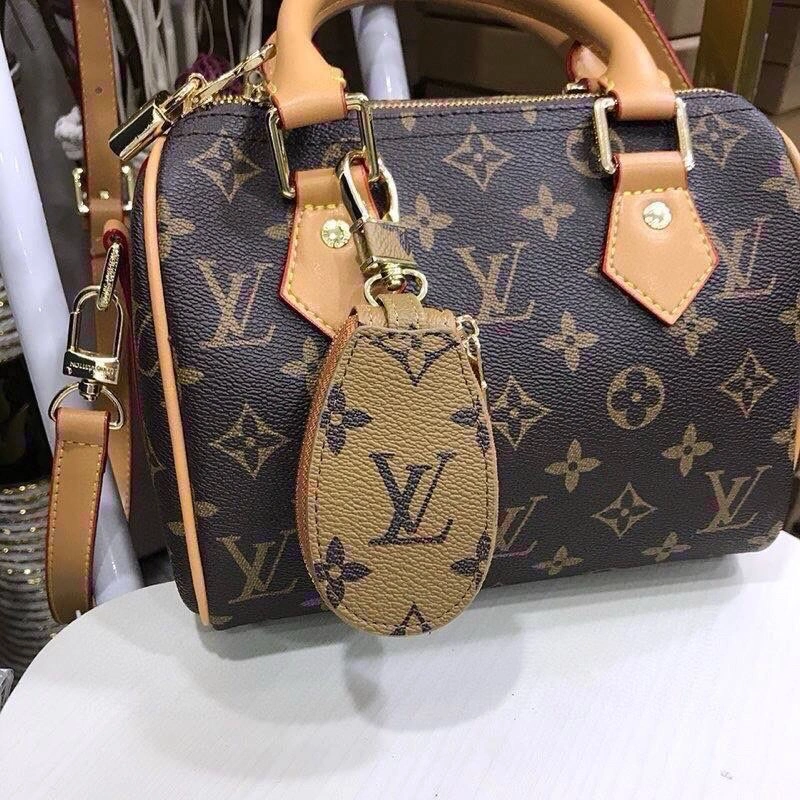 Premium Louis Vuitton Keychains 265330
