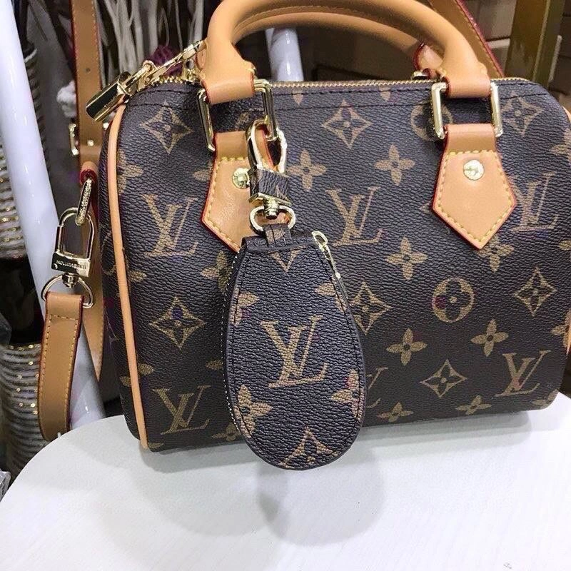 FreshLook Louis Vuitton Keychains 265321