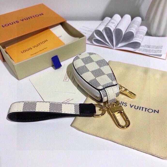 Louis Vuitton Keychains Chic 265298