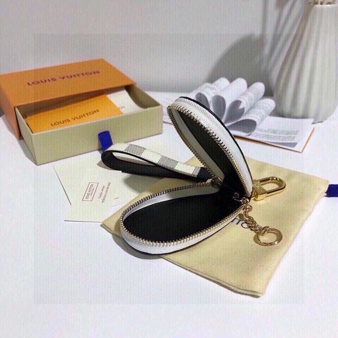 Louis Vuitton Keychains Chic 265298