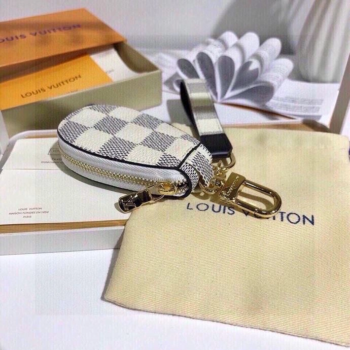 Louis Vuitton Keychains Chic 265298