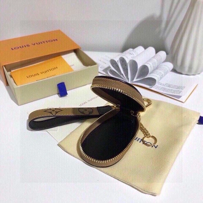 OnTrend Louis Vuitton Keychains 265302