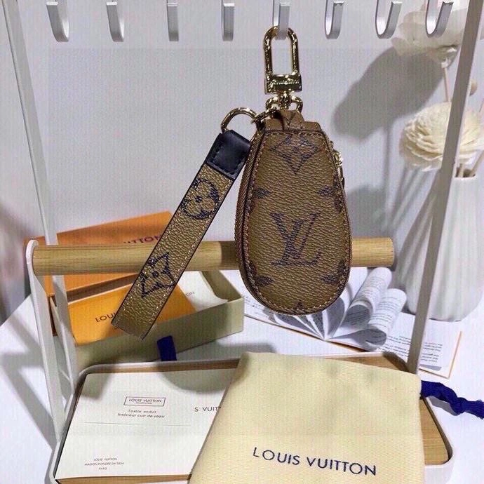 OnTrend Louis Vuitton Keychains 265302
