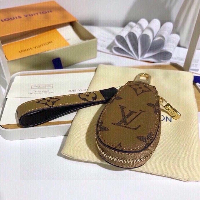 OnTrend Louis Vuitton Keychains 265302