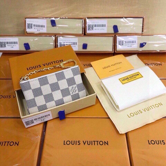 QuickDry Louis Vuitton Keychains 265293
