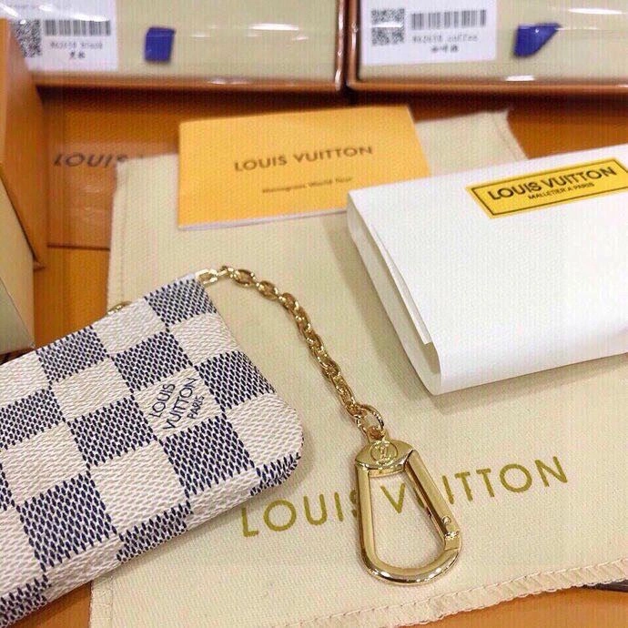QuickDry Louis Vuitton Keychains 265293