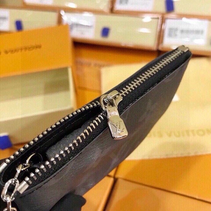 Louis Vuitton Keychains Elegant 265284