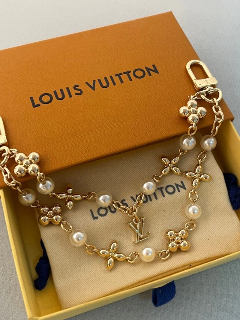 Breathable Louis Vuitton Keychains 265120
