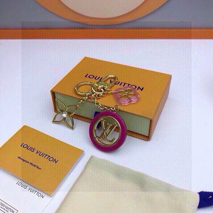 EyeCatching Louis Vuitton Keychains 265094