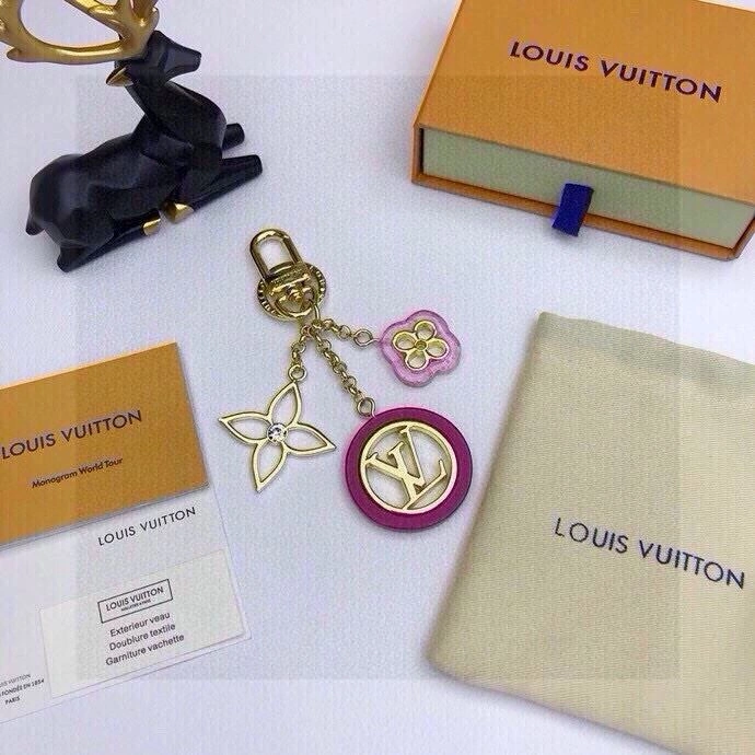 EyeCatching Louis Vuitton Keychains 265094
