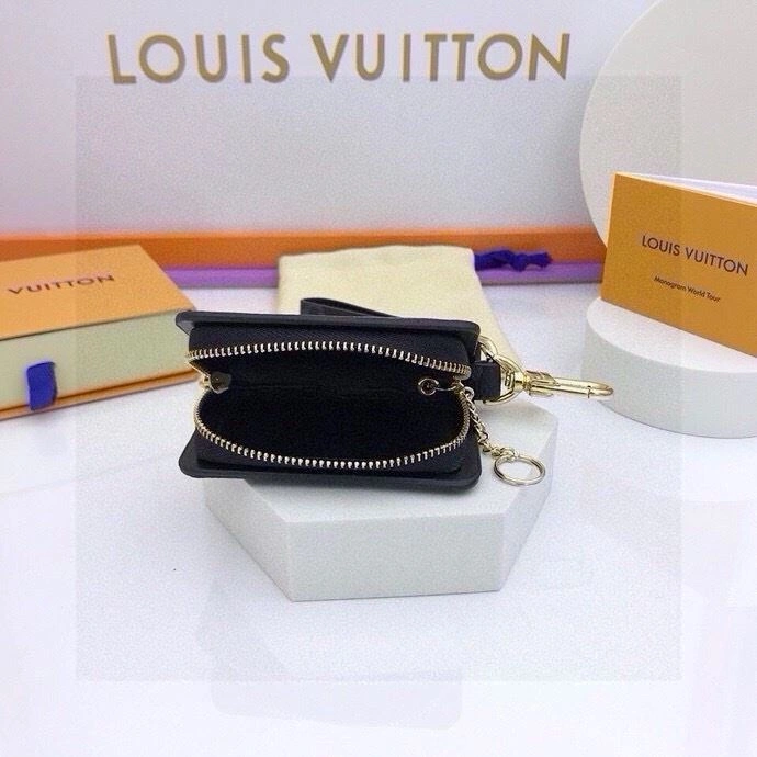 Louis Vuitton Keychains Supportive 265096