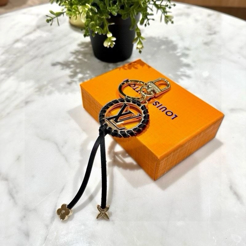 SmoothTexture Louis Vuitton Keychains 265069