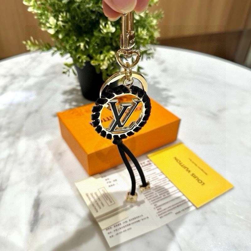 SmoothTexture Louis Vuitton Keychains 265069
