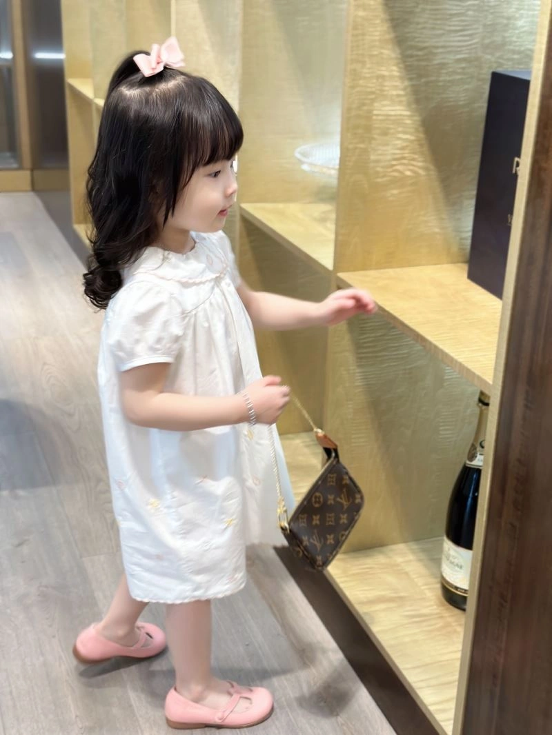 Bold Louis Vuitton Kids 132270