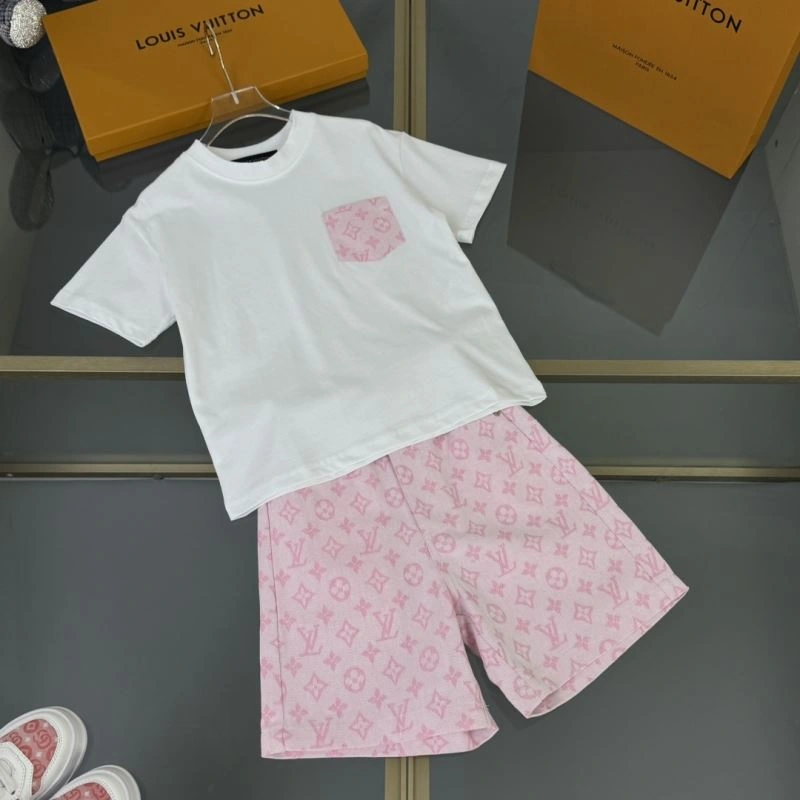 Versatile Louis Vuitton Kids 132202