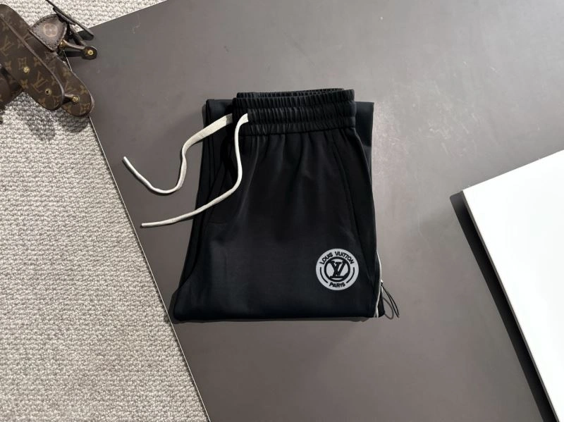 Minimalist Louis Vuitton Long Pants 138659