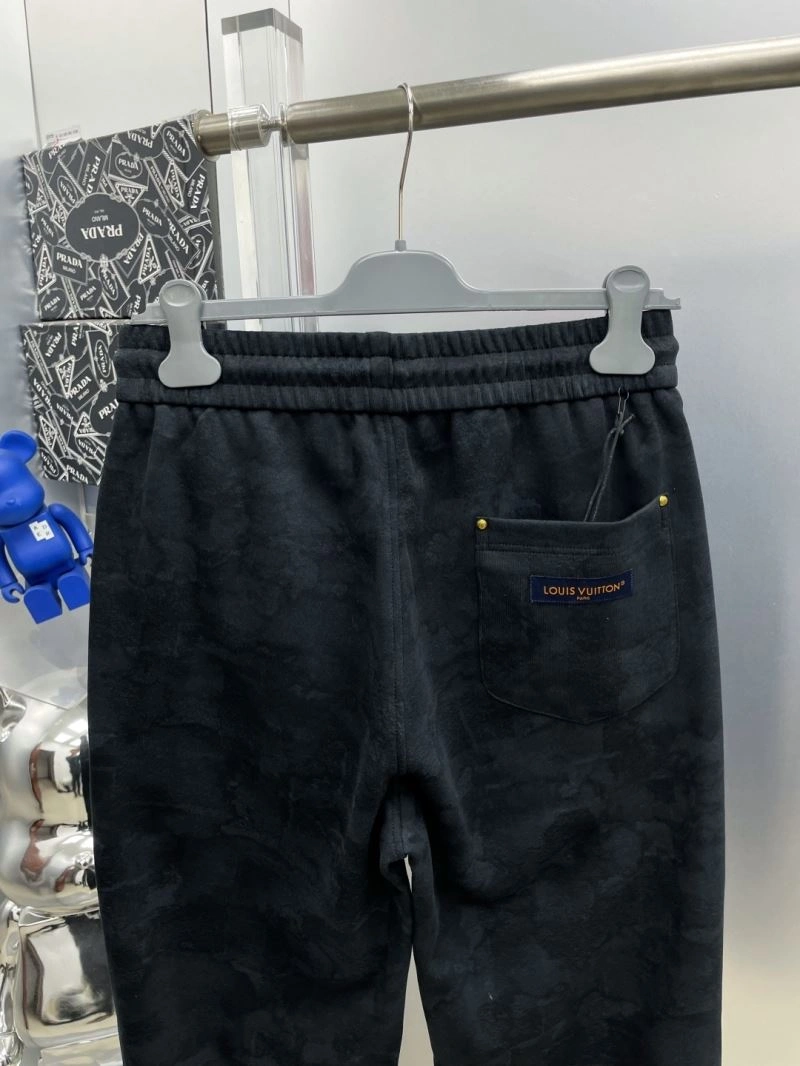 Seasonal Louis Vuitton Long Pants 137830