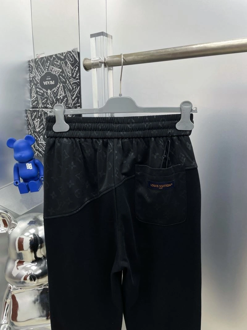 Lightweight Louis Vuitton Long Pants 137810