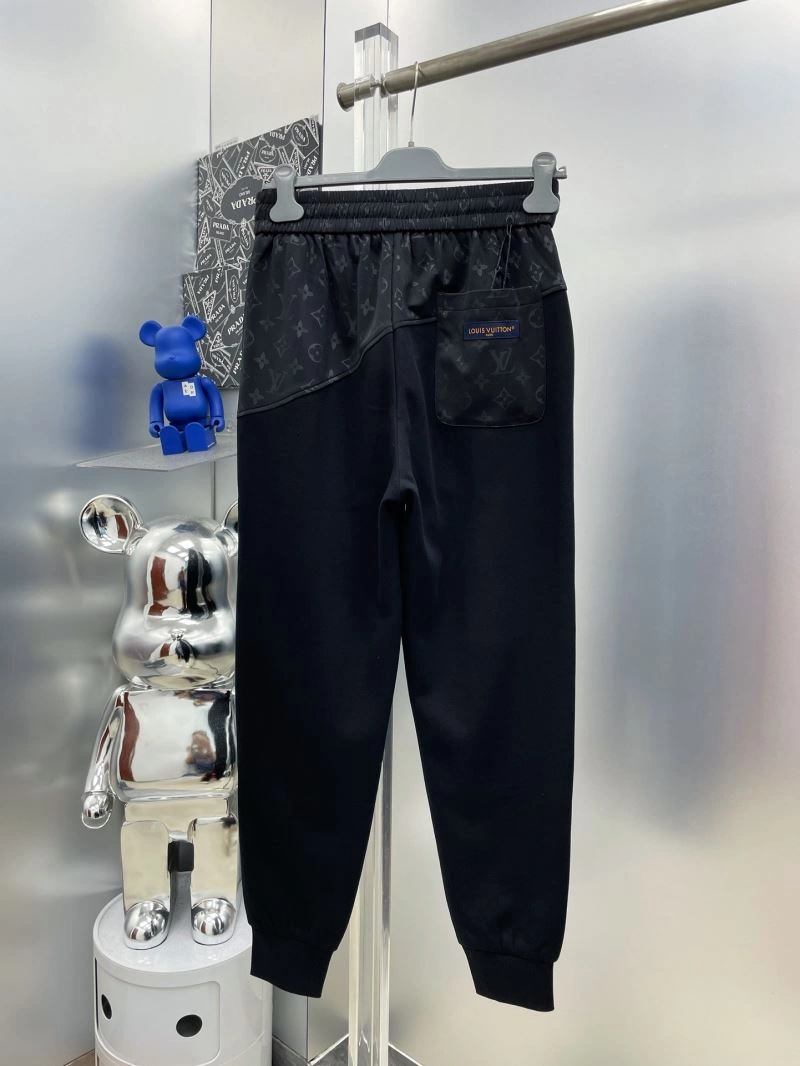 Lightweight Louis Vuitton Long Pants 137810
