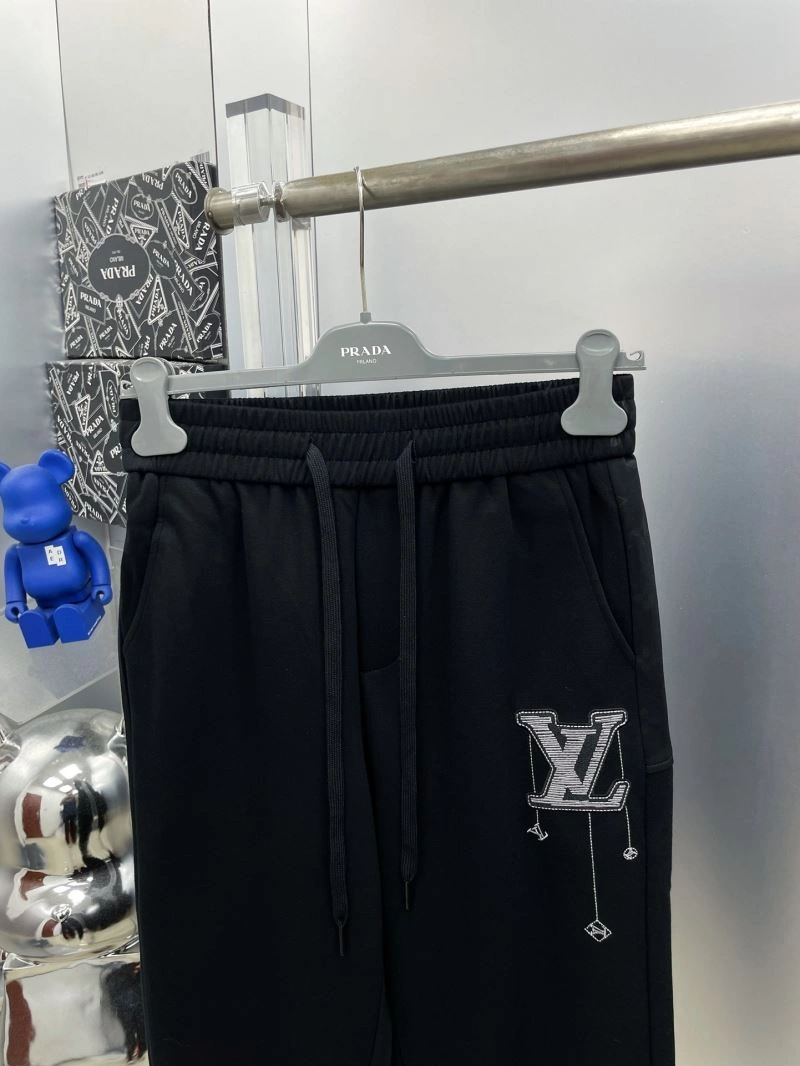 Lightweight Louis Vuitton Long Pants 137810