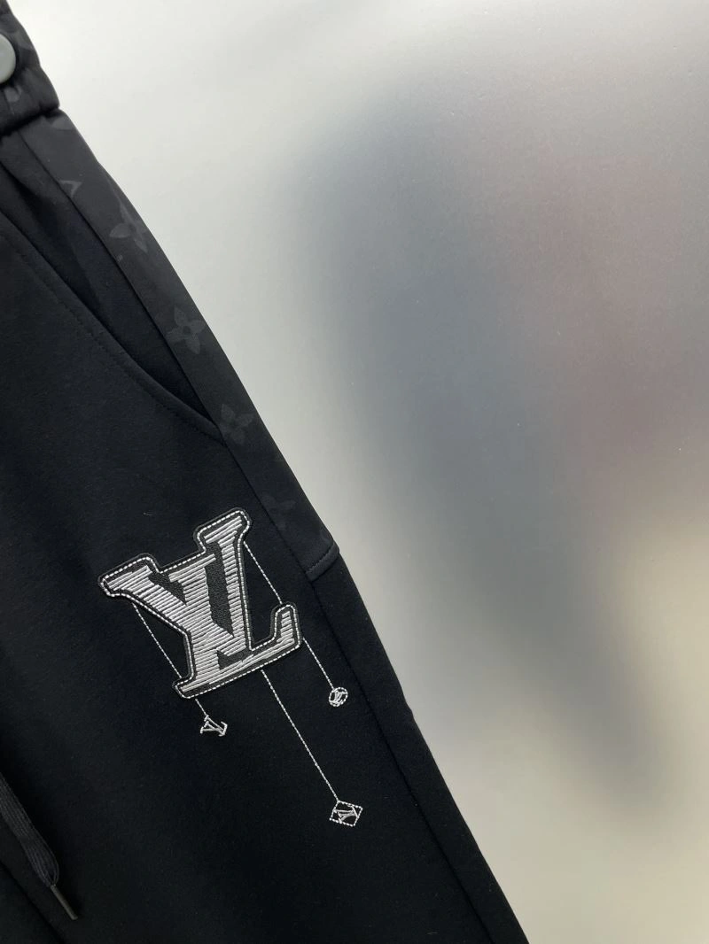Lightweight Louis Vuitton Long Pants 137810