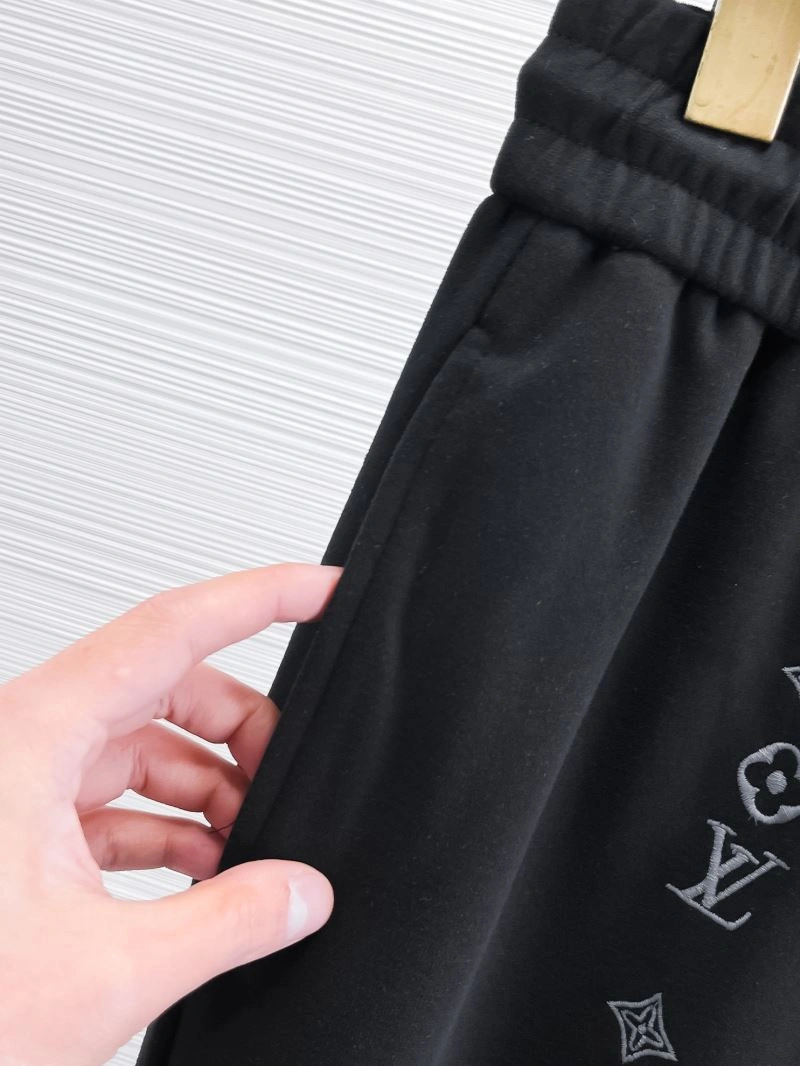 Louis Vuitton Long Pants Contemporary 136952