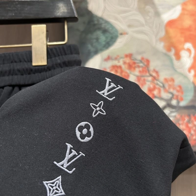 Sustainable Louis Vuitton Long Pants 136919