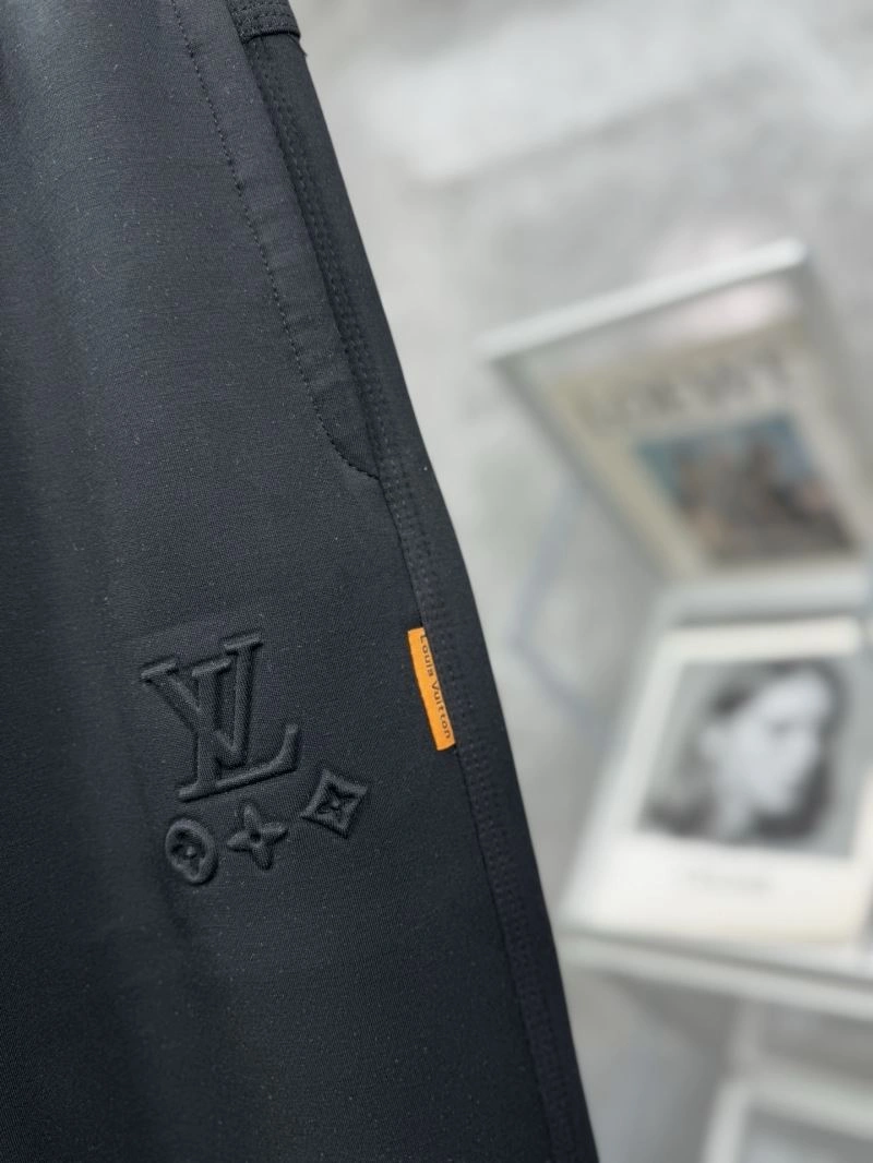 Lightweight Louis Vuitton Long Pants 136903