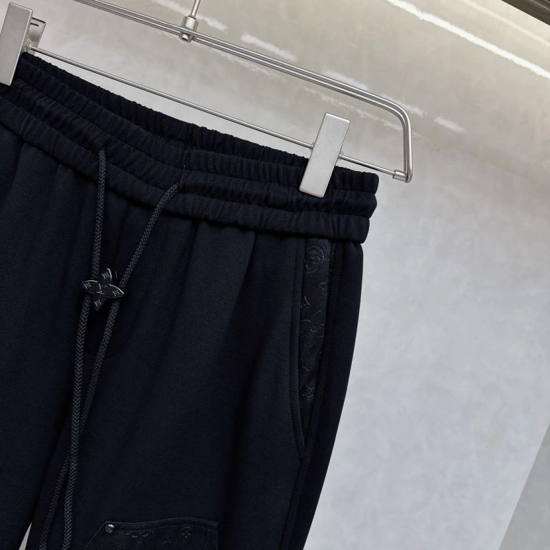 UrbanChic Louis Vuitton Long Pants 136917
