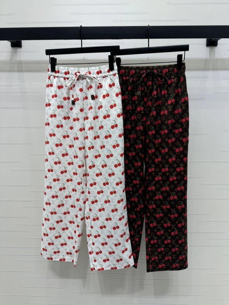 Effortless Louis Vuitton Long Pants 131083