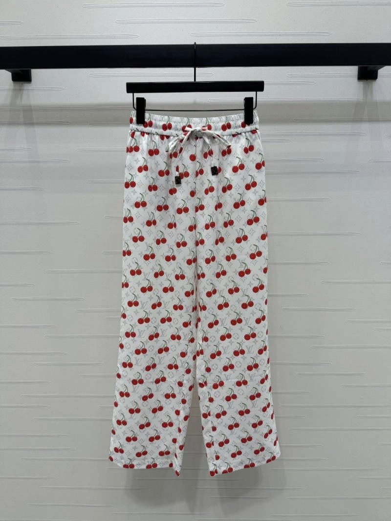 Effortless Louis Vuitton Long Pants 131083