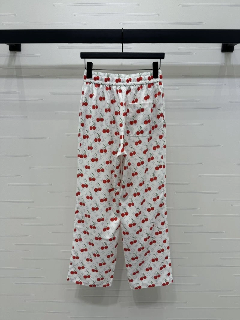 Effortless Louis Vuitton Long Pants 131083