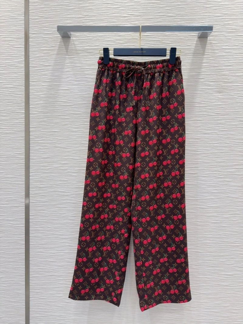 Louis Vuitton Long Pants Casual 131076