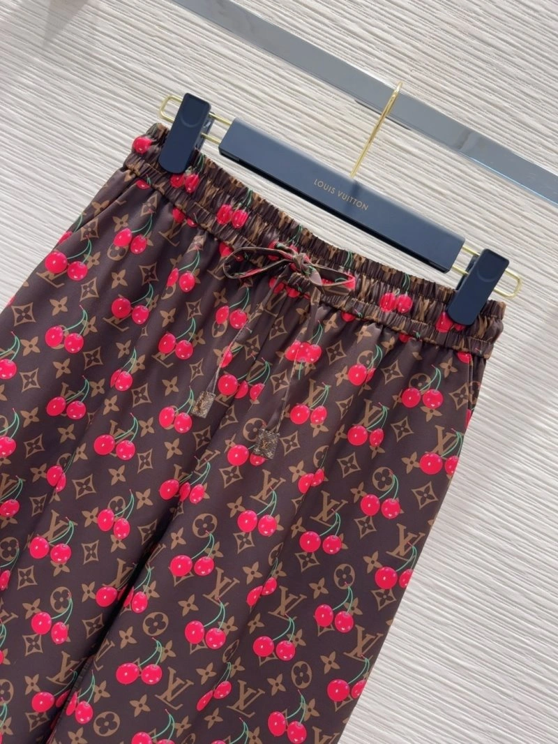 Louis Vuitton Long Pants Casual 131076