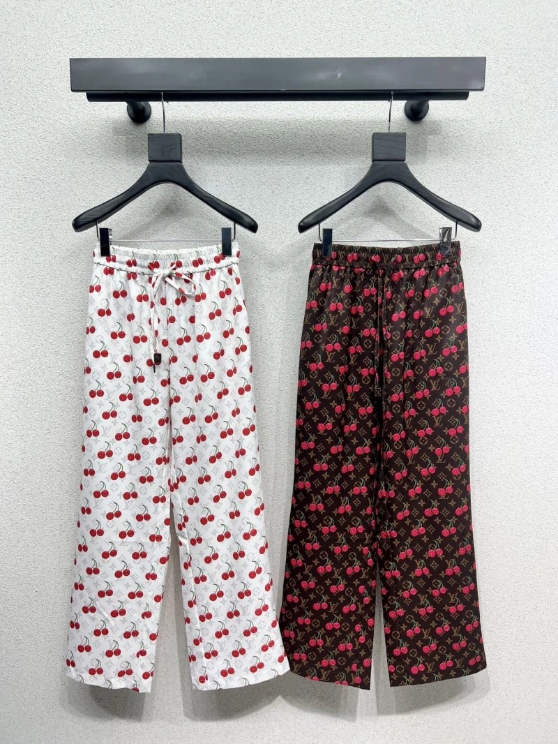 Louis Vuitton Long Pants Sporty 131066