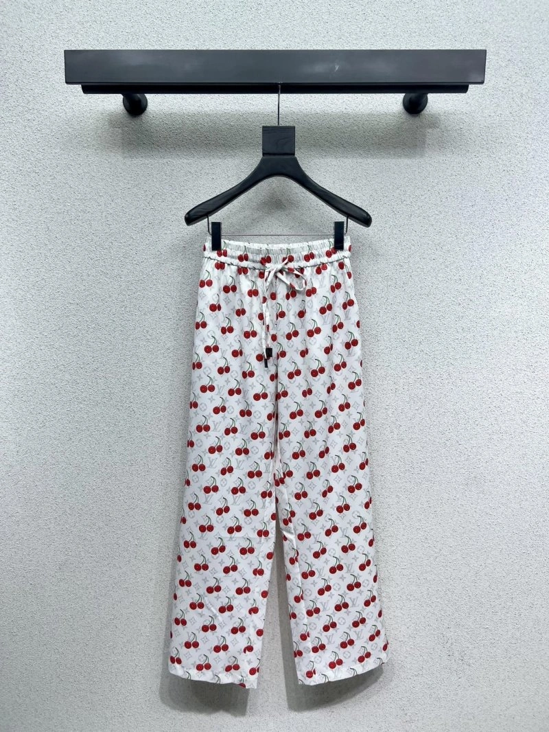 Louis Vuitton Long Pants Sporty 131066
