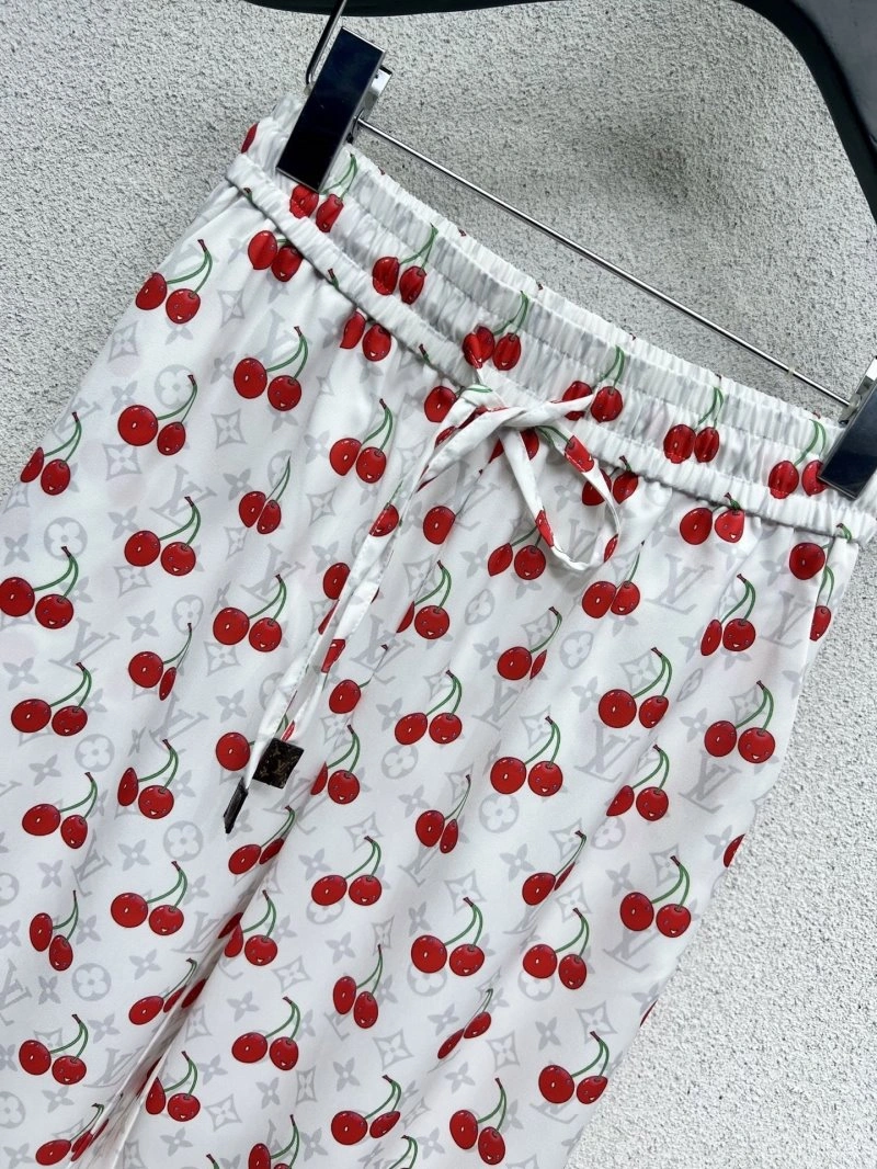 Louis Vuitton Long Pants Sporty 131066