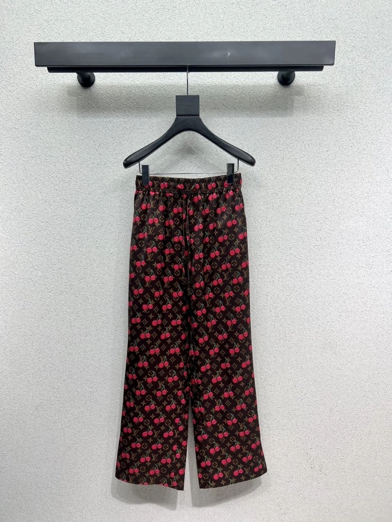 Louis Vuitton Long Pants Sporty 131066