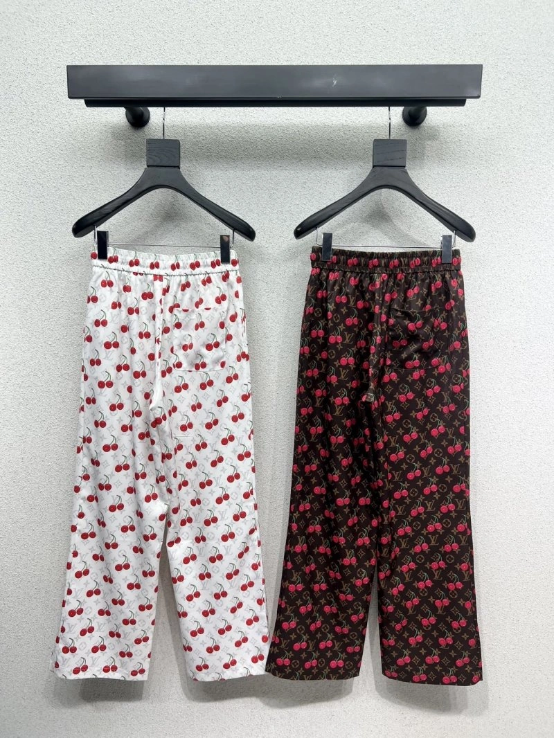 Louis Vuitton Long Pants Sporty 131066