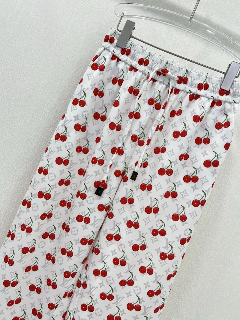 Louis Vuitton Long Pants UrbanChic 131062