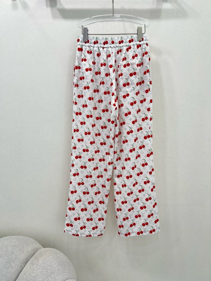 Louis Vuitton Long Pants UrbanChic 131062