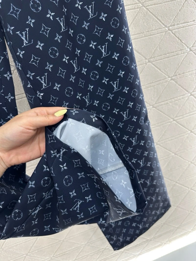 Sustainable Louis Vuitton Long Pants 131787