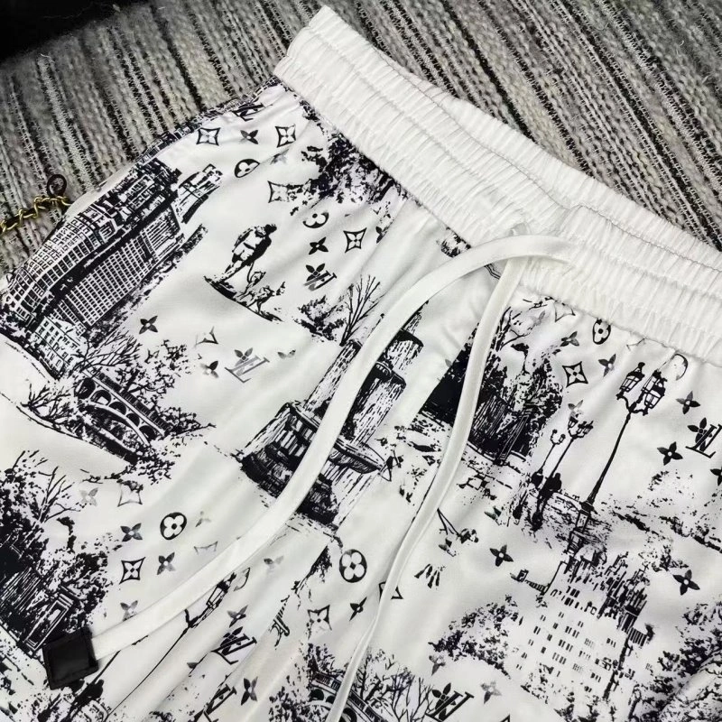 Sleek Louis Vuitton Long Pants 131779