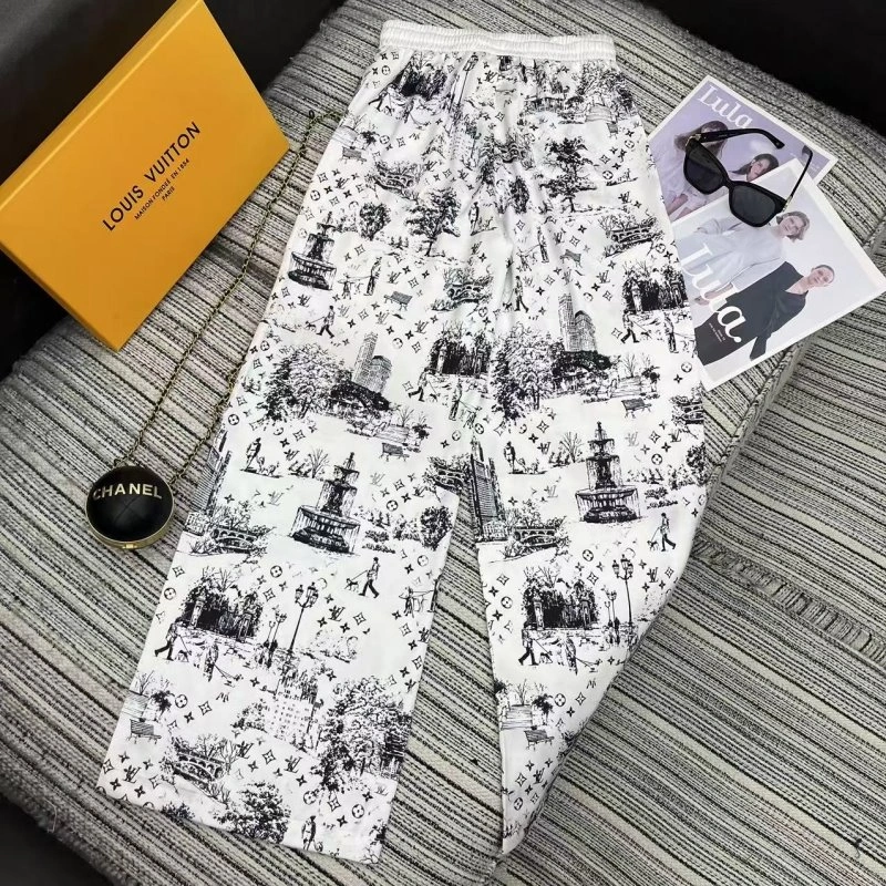 Sleek Louis Vuitton Long Pants 131779
