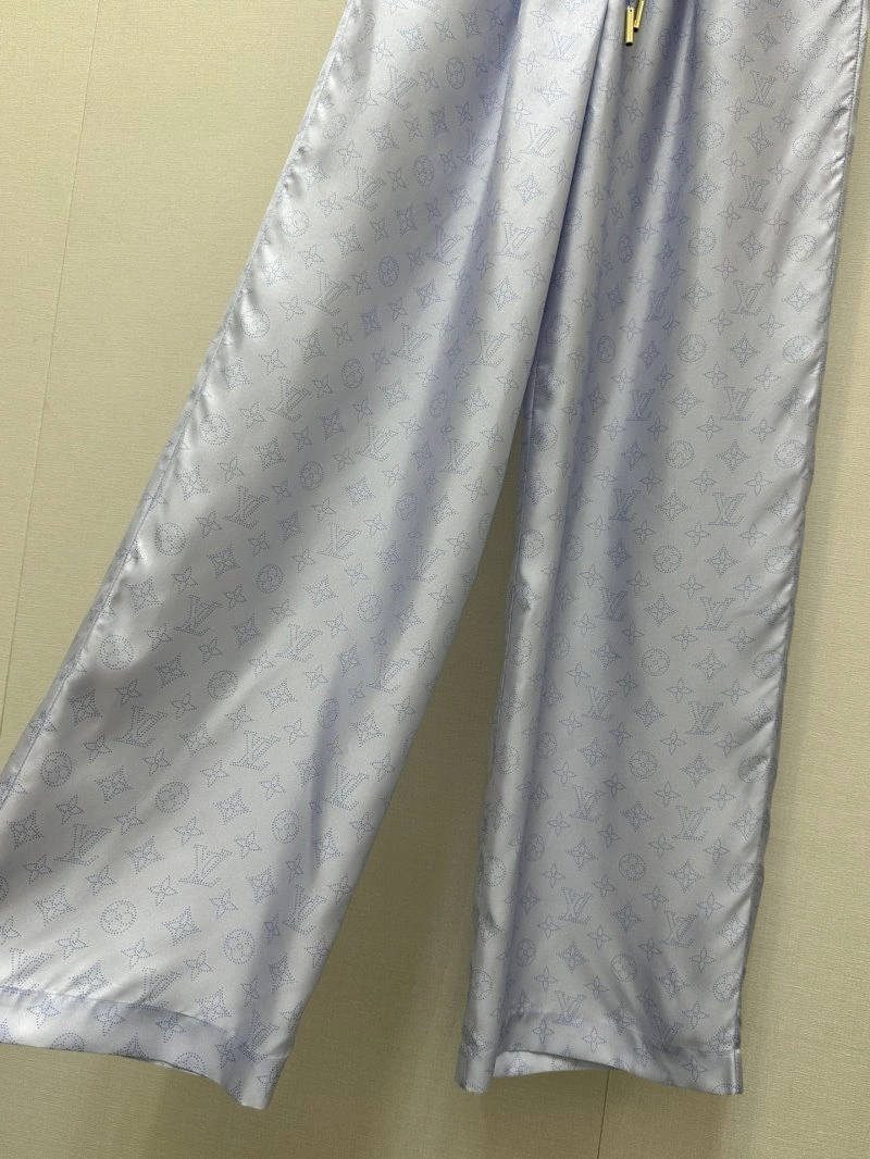 Minimalist Louis Vuitton Long Pants 130782