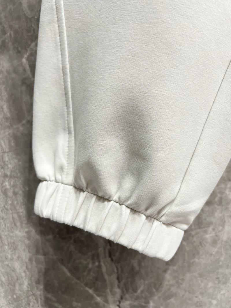 Fashionable Louis Vuitton Long Pants 135008