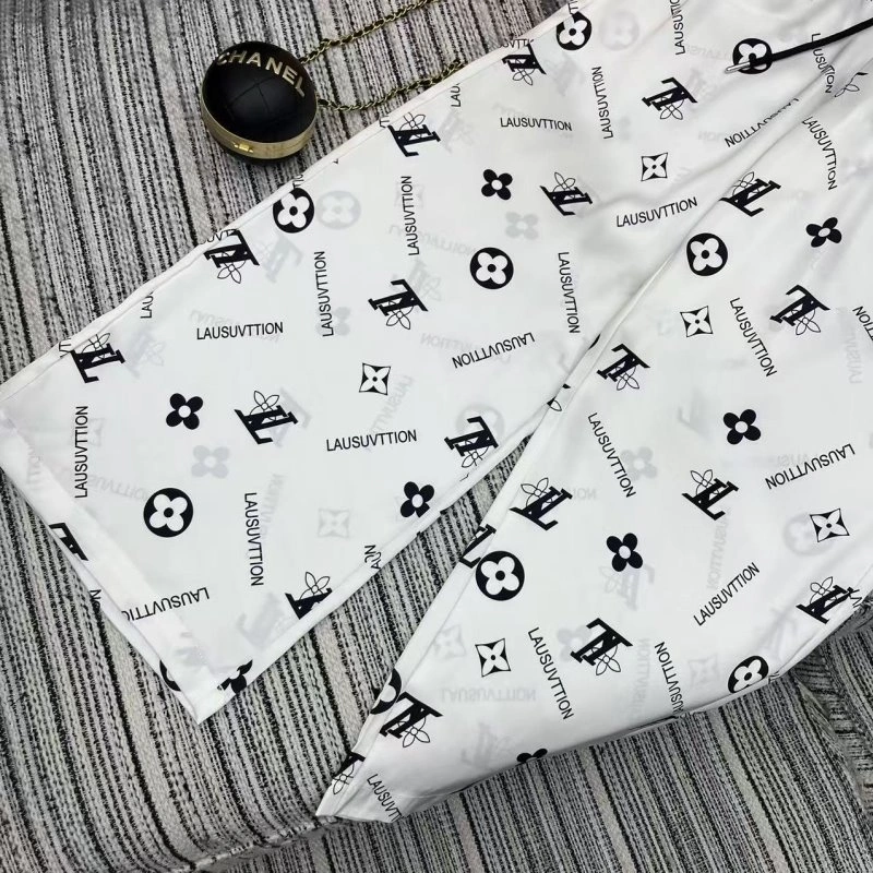 Functional Louis Vuitton Long Pants 131400