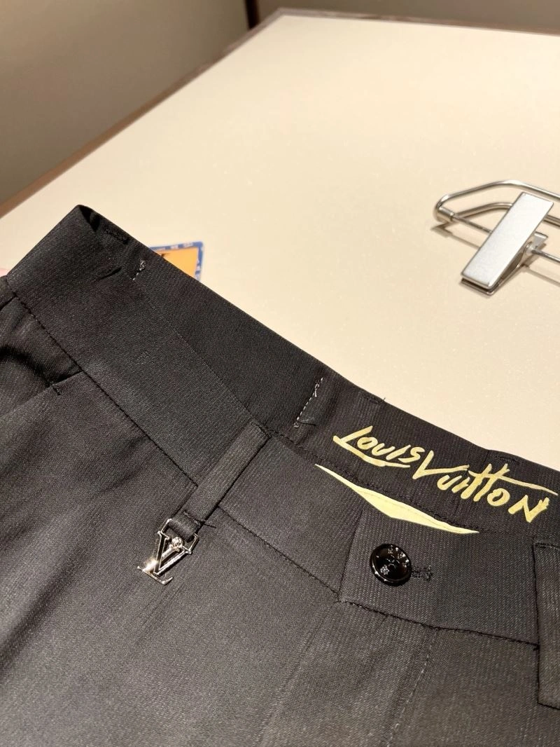 Louis Vuitton Long Pants Chic 134031