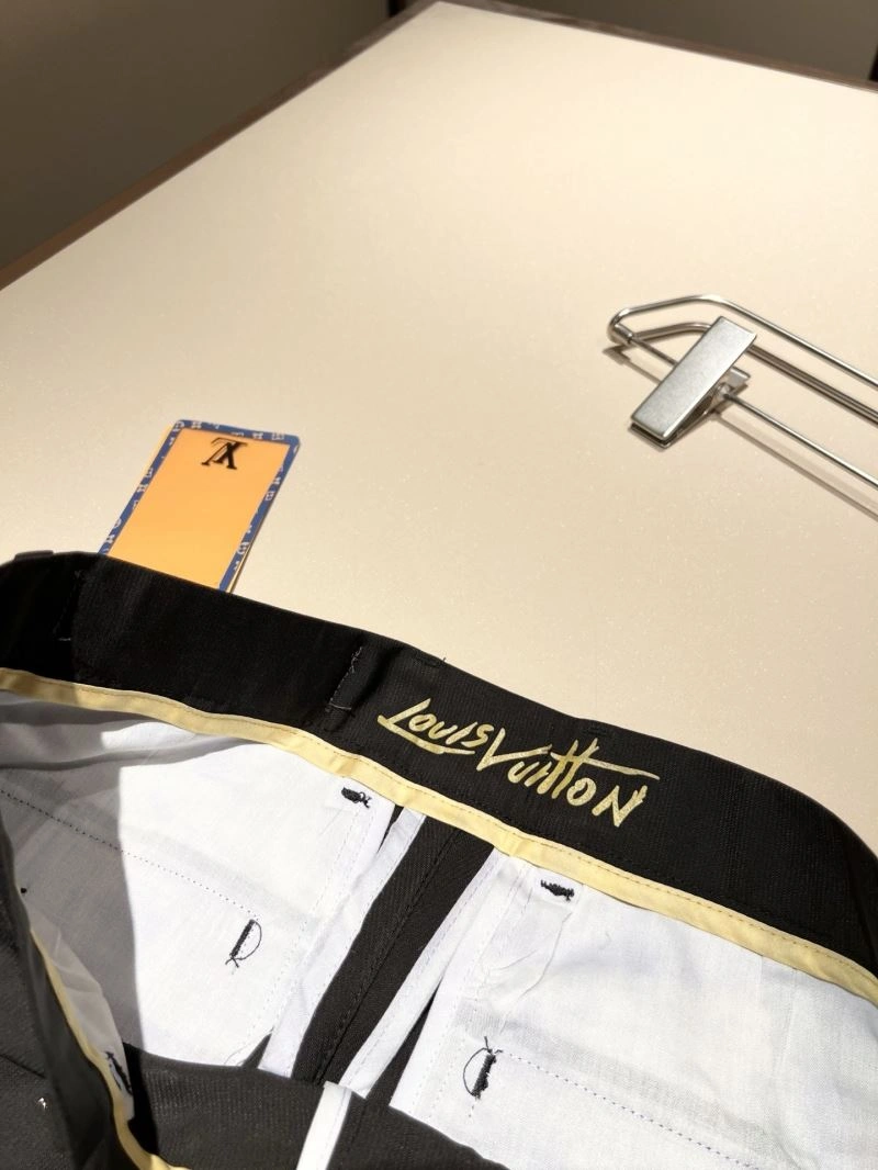 Louis Vuitton Long Pants Chic 134031