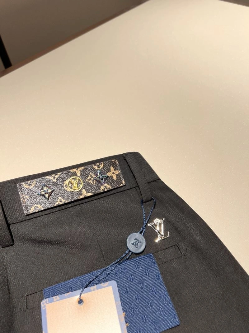 Louis Vuitton Long Pants Chic 134031